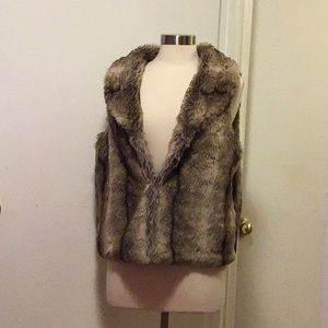 🛍🛍3/$30 🛍🛍 Woodland faux fur vest